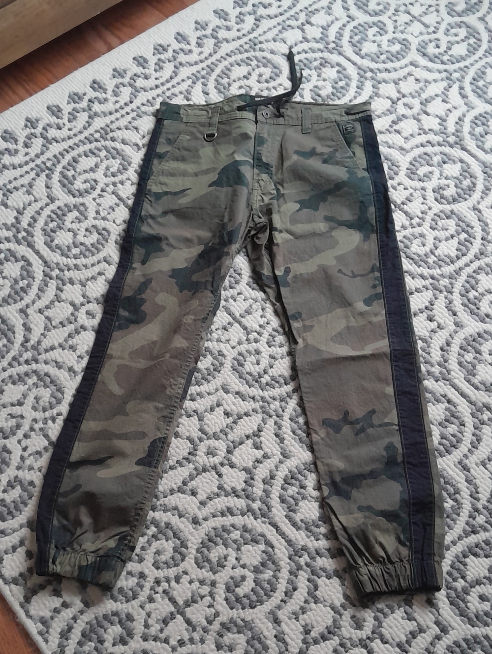 Levi's Men's Camouflage Cargo Joggers in Green and Black Trim